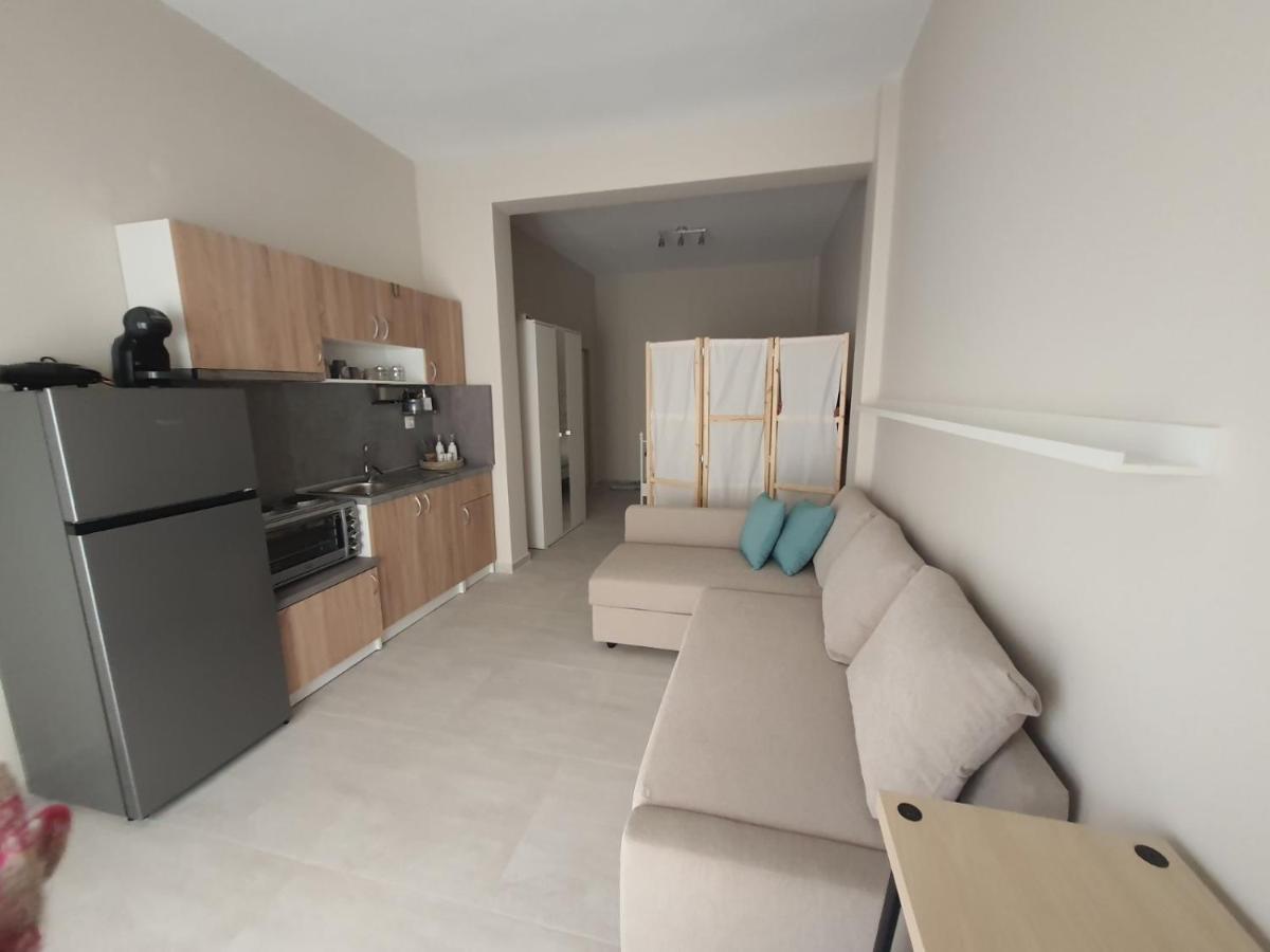 New Apartment ,50M From The Sea At Nea Irakleia. Kültér fotó